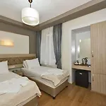 Metrolux Otel 3*