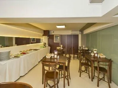 Metrolux فندق