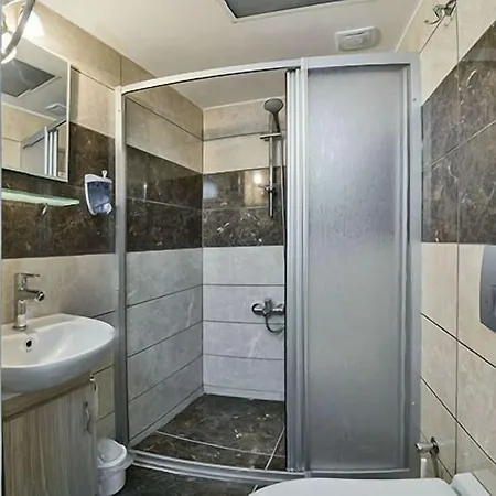 فندق Metrolux