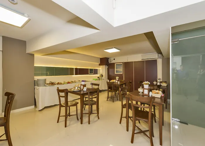 Metrolux Hotel